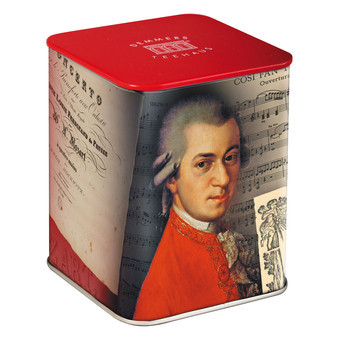 demmers_teehaus_teedose_mozart_cosifantutte_schwarztee_bitter_orangec_bonbons_anzinger_c_2020_schokolade_anzinger
