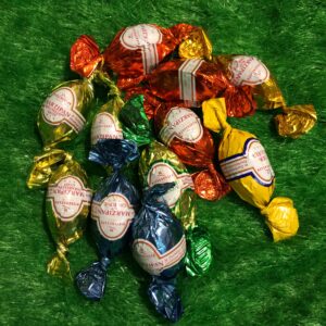 Marzipan-Ei mit alkoholischer Füllung (15 Gramm)