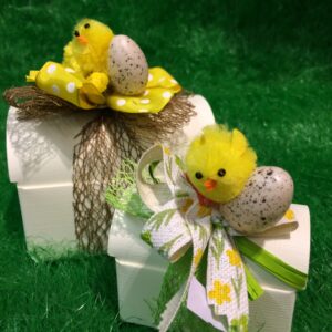 Osterschachtel gefüllt mit Pralinen (160 Gramm)