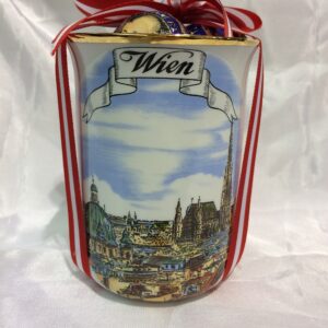 Gefüllte Wien-Tasse (6 Stück Mozartkugeln)